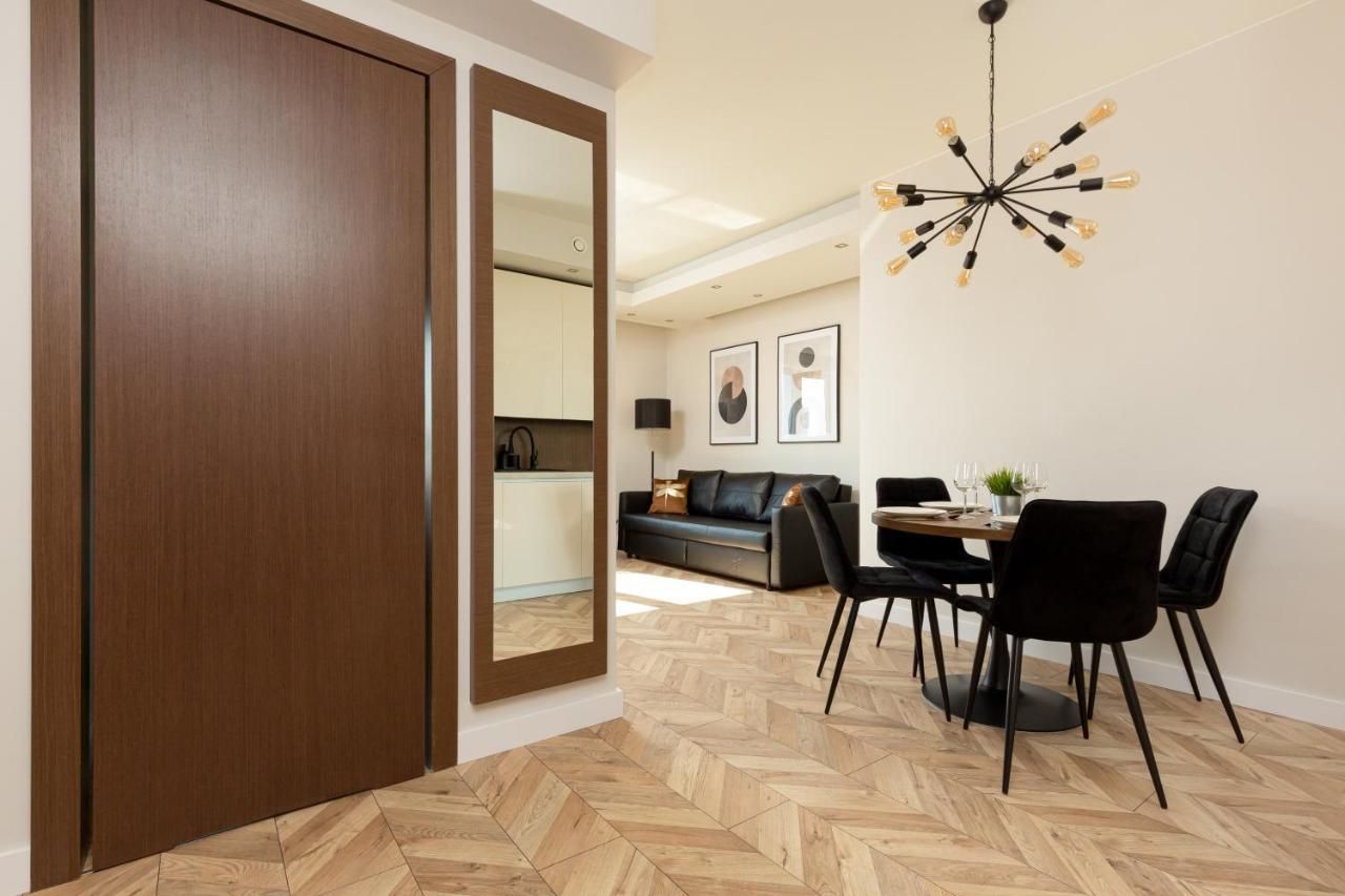 Platinum Towers Apartment With Parking By Renters Prestige Varsovia Exterior foto