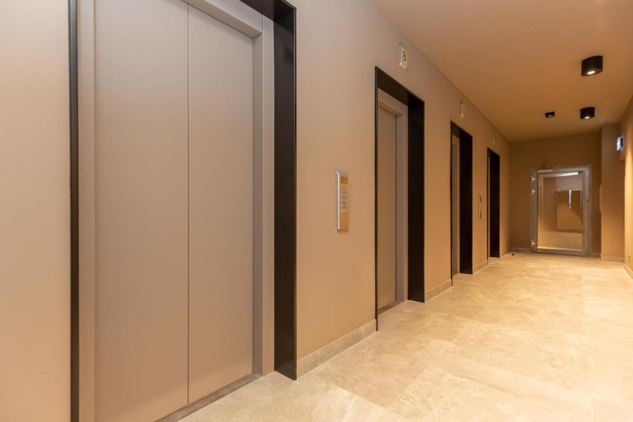 Platinum Towers Apartment With Parking By Renters Prestige Varsovia Exterior foto