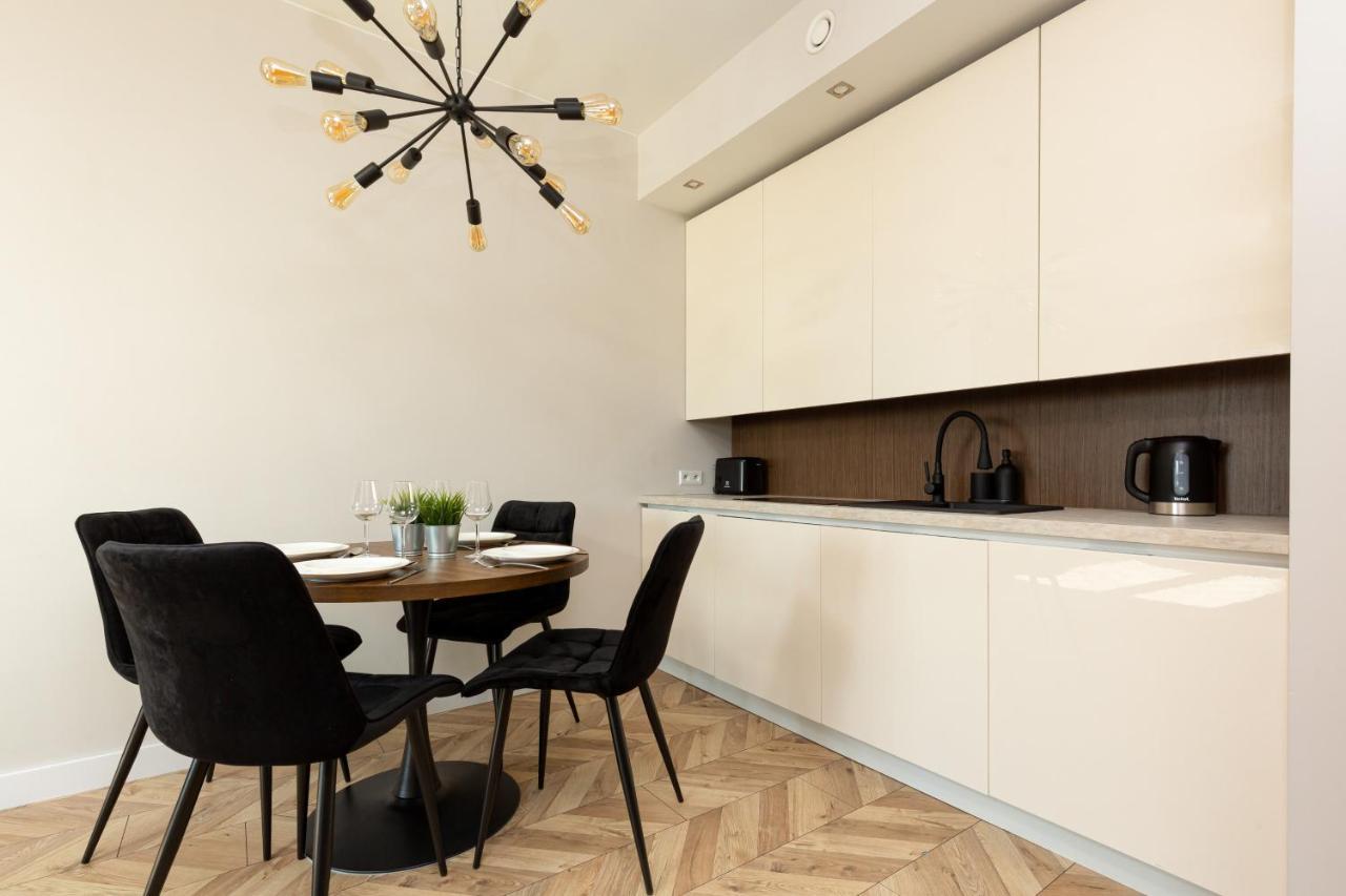 Platinum Towers Apartment With Parking By Renters Prestige Varsovia Exterior foto